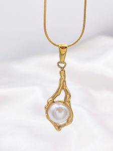 Chaîne pierre blanche